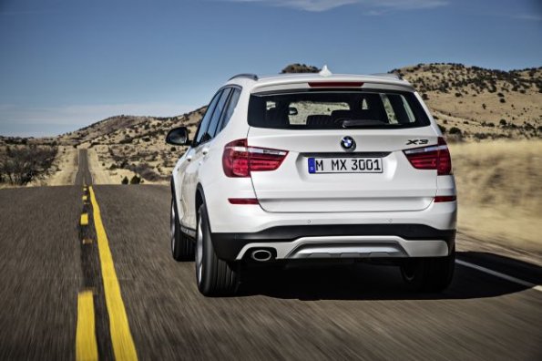 Das Fahrzeugheck des BMW X3