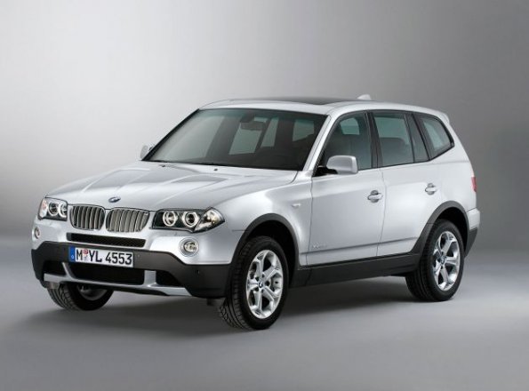 Front- / Seitenansicht des BMW X3