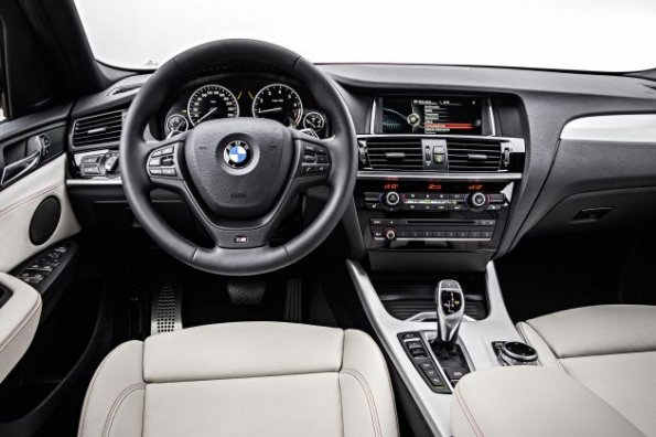 Das Cockpit im BMW X4