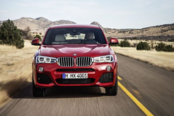 Die Fahrzeugfront des BMW X4