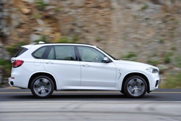 Der BMW X5 M50d im Profil