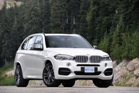 Die Frontpartie am BMW X5 M50d