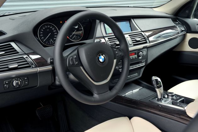 BMW X5 neu 2010:
P90059842