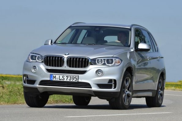 Frontansicht des BMW X5 xDrive 40 e