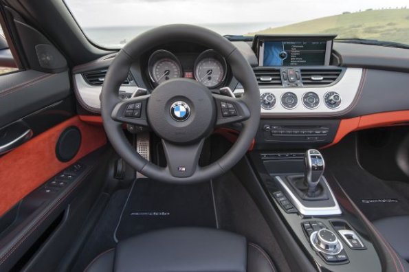 Der Arbeitsplatz des Fahrers im BMW Z4