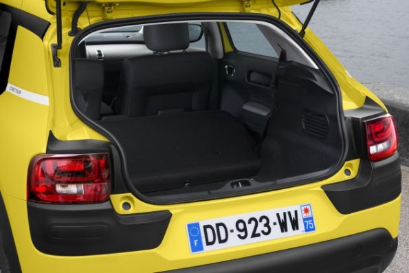 Ein Blick in den Laderaum des Citroen C4 Cactus