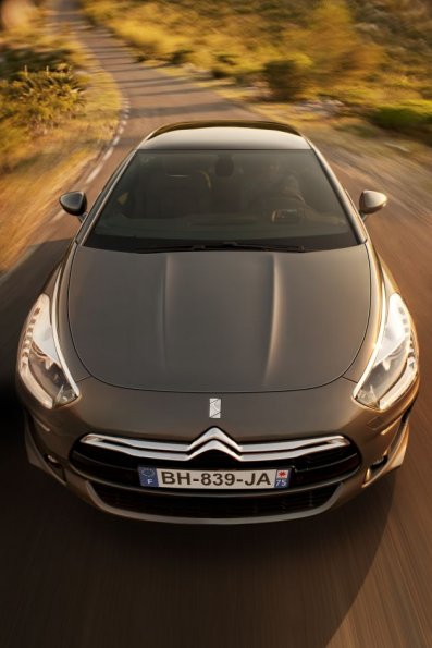 Ein Blick auf die Frontpartie des Citroen DS5