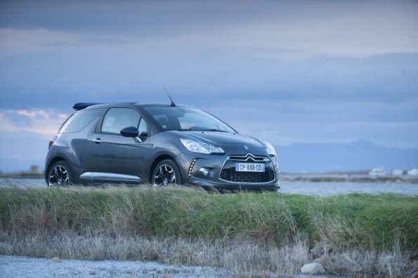 Front- und Seitenansicht des Citroen DS3 Cabriolet