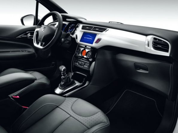 Ein Blick aufs Instrumentenpult des Citroen DS3