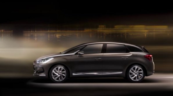 Der Citroen DS5 im Profil