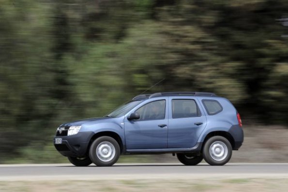 Seitenansicht des Dacia Duster