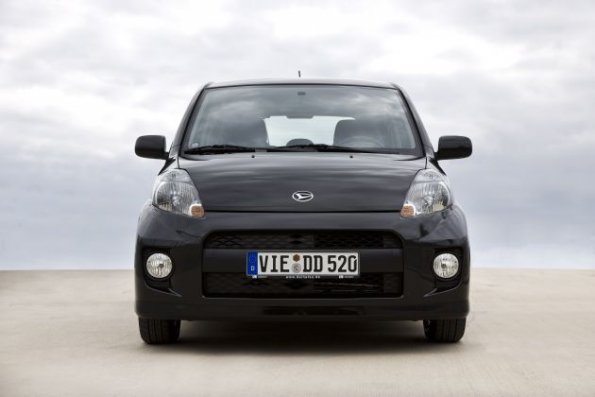 Das Gesicht des Daihatsu Sirion