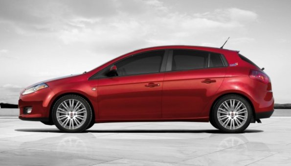 Die Seitenansicht des Fiat Bravo