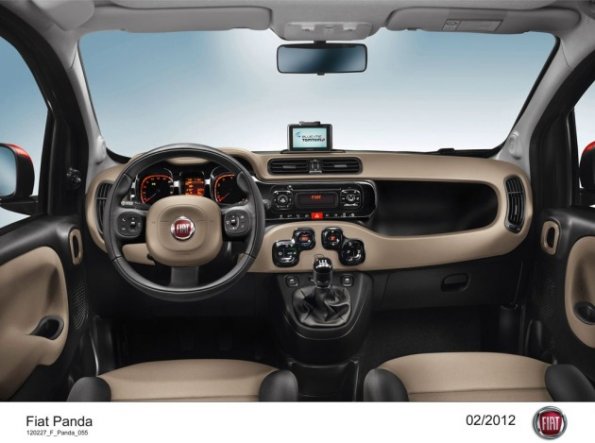 Die Armaturentafel im Fiat Panda 2012