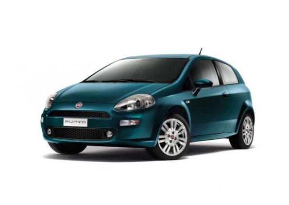 Die Front- und Seitenpartie des Fiat Punto 2012