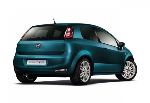 Die Heck- und Seitenpartie des Fiat Punto 2012