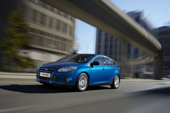 Front- und Seitenansicht des Ford Focus