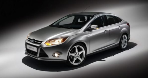 Front-  und Seitenansicht des Ford Focus