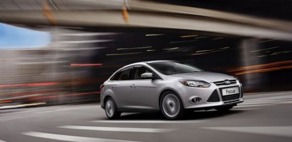 Front- und Seitenansicht des Ford Focus