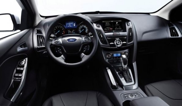 Das Cockpit und die Armaturentafel im Ford Focus