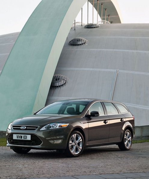 Front- und Seitenansicht des Ford Mondeo 2010