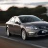 Die Frontpartie des Ford Mondeo 2010 mit erneuerten Grills, dem im Sto&szlig;f&auml;nger verbauten Tagfahrlicht und der konturierter gestalteten Motorhaube