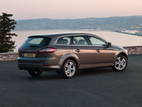 Die Seitenansicht des Ford Mondeo 2010: Nur Kombi Turnier und Fließheck werden verkauft