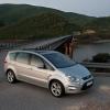 Der Van Ford S-Max in der Seitenperspektive