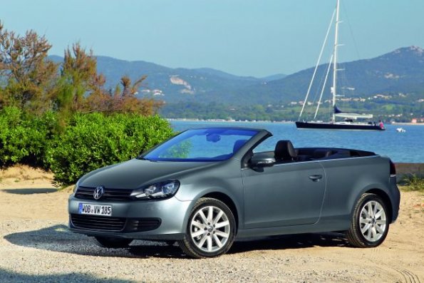 Front- und Seitenansicht des Golf Cabriolet