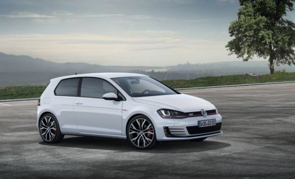 Der Golf GTI in der Seitenansicht 