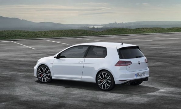 Die Seitenansicht des Golf GTI