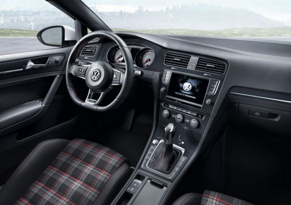 Cockpit und Armaturen im Golf GTI