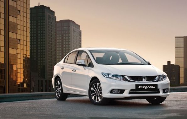 Front- und Seitenansicht des Honda Civic