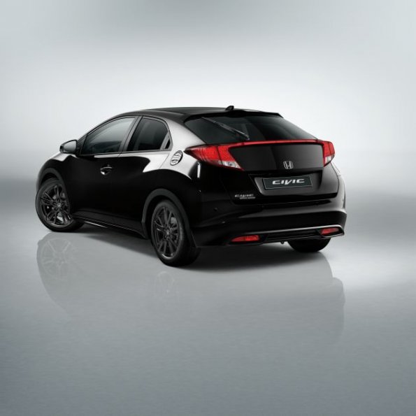 Die Heckpartie des Honda Civic Black Edition 