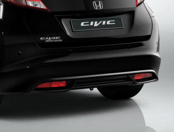 Heckansicht in Nahaufnahme am Honda Civic Black Edition 