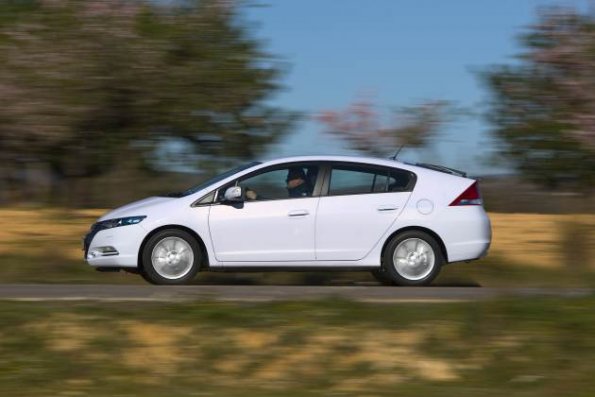 Seitenansicht des Honda Insight: Auch mit dem Design will Honda gegen den Konkurrenten Toyota Prius punkten