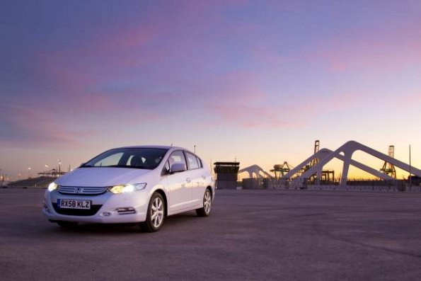 Front- / Seitenansicht des Honda Insight