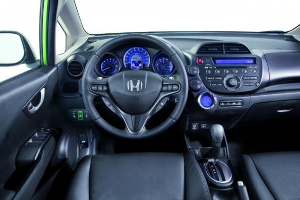 Das Cockpit im Honda Jazz Hybrid