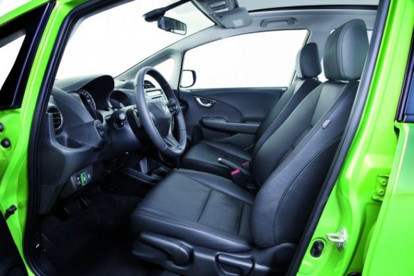 Die vordere Sitzreihe im Honda Jazz Hybrid