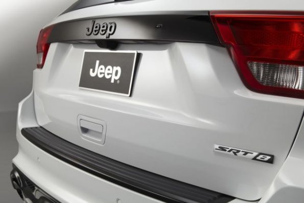 Eine Nahaufnahme des Jeep Grand Cherokee SRT Limited