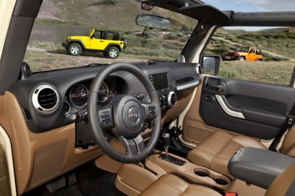 Auch das Lenkrad ist erneuert worden im Jeep Wrangler