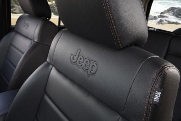 Eine Detailaufnahme aus dem Jeep Wrangler Black Edition