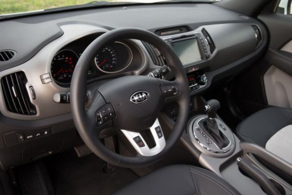 Cockpit des Kia Sportage 