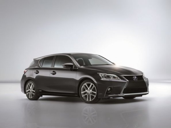 Front- und Seitenansicht des Lexus CT200 H