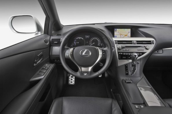 Das Cockpit des Lexus RX 450H 