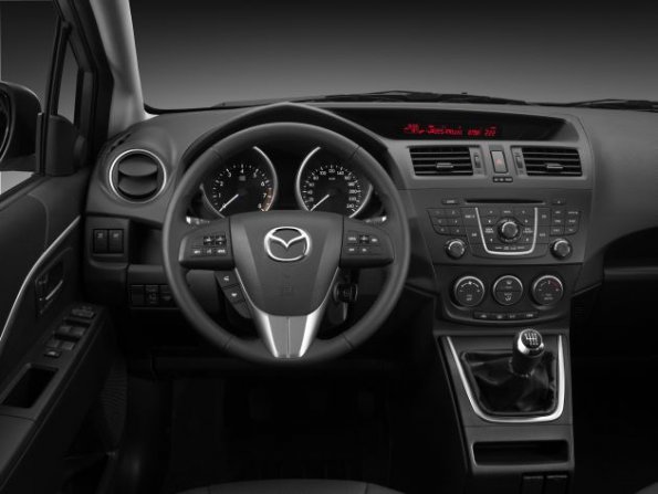 Das Cockpit im Mazda 5