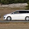 Die Front- und Seitenpartie des Mazda 5