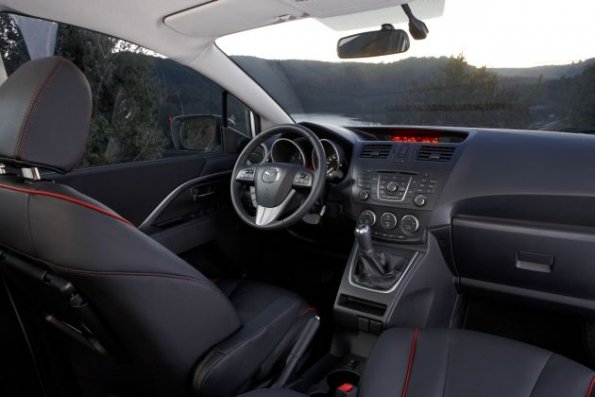 Das Cockpit im Mazda 5