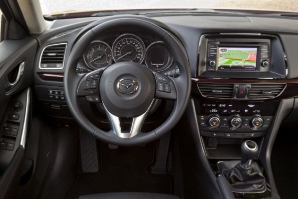 Das Cockpit im Mazda 6