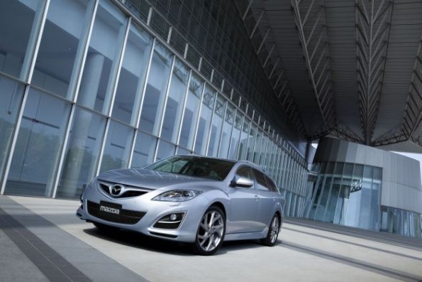 Front- und Seitenansicht des Mazda6